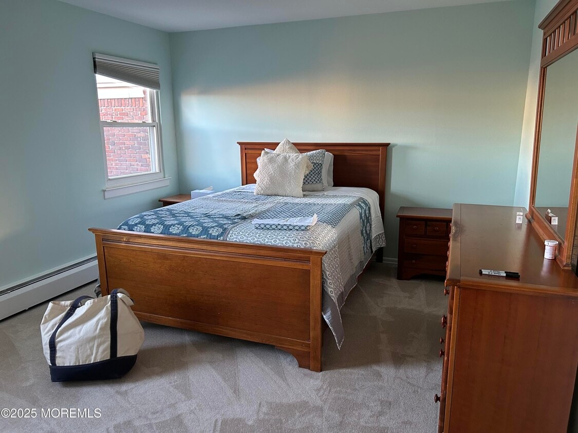 Foto del edificio - 79 Roseland Ave