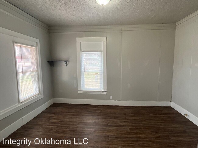 Building Photo - 3 br, 1 bath House - 1013 W Park PL