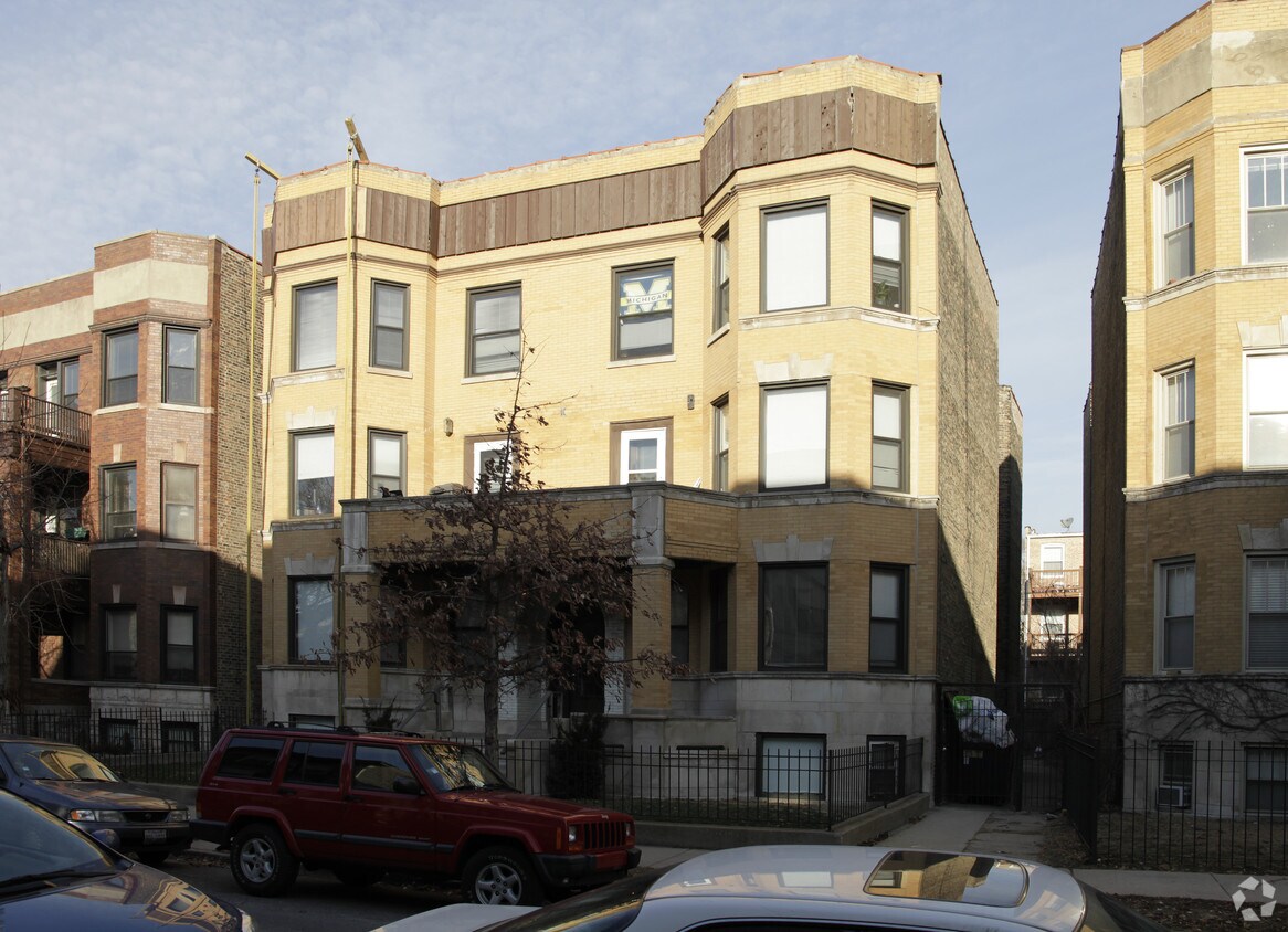 Primary Photo - 920 W Belle Plaine Ave