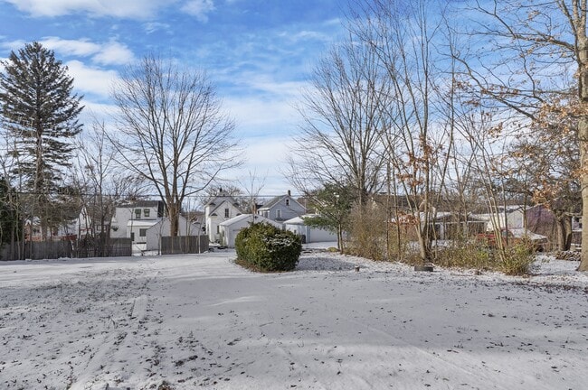 Foto del edificio - 404 N Bentley Ave