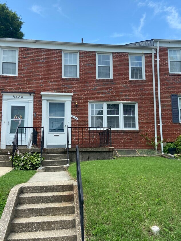 Primary Photo - 8436 Pleasant Plains Rd