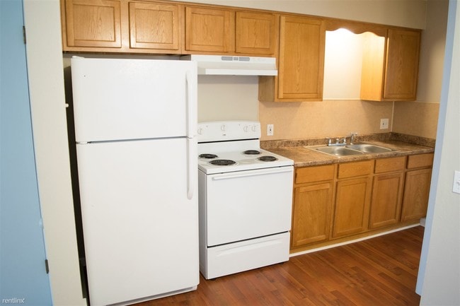 Building Photo - 1 br, 1 bath Apartment - 4910 Lewis Ave