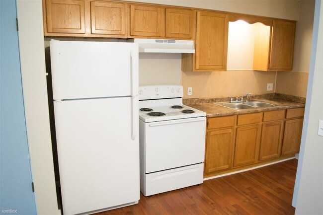 Foto del edificio - 1 br, 1 bath Apartment - 4910 Lewis Ave