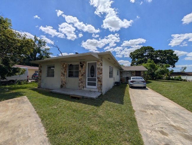 Photo - Well maintained 2 bedroom 1 bath rental available in Pine Castle!! House