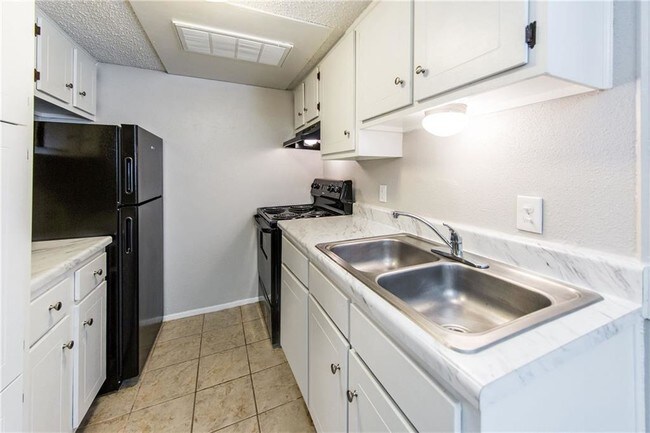 Building Photo - 4505 Avenue D