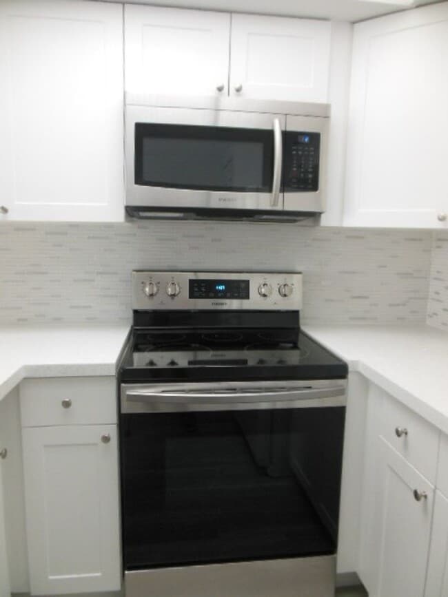 Building Photo - 718 Executive Center Dr