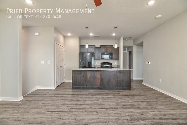 Building Photo - 12321 S Chelsea St