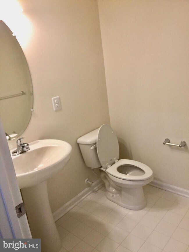 Foto del edificio - 14347 Potomac Heights Ln