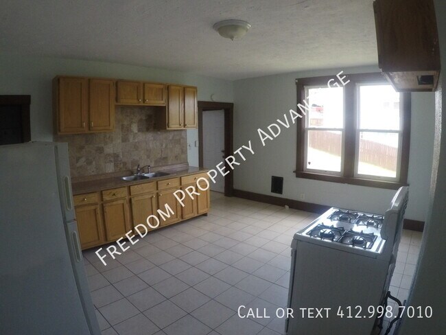 Foto del edificio - 939 Toman Ave - Clairton