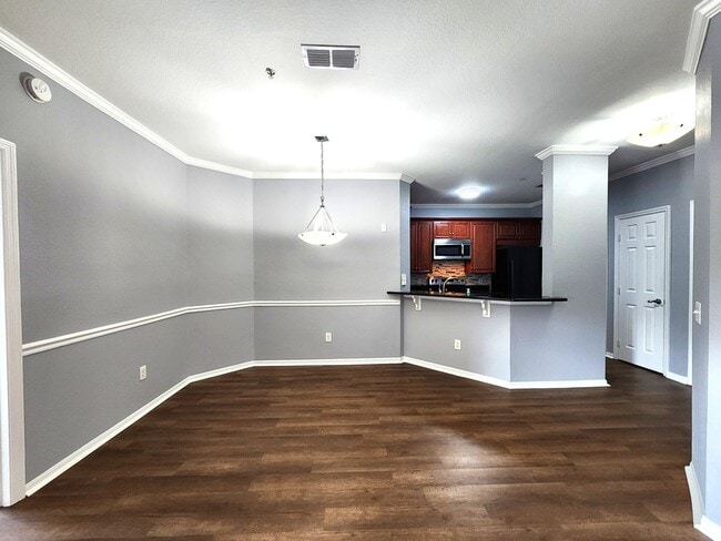 Building Photo - 3rd Floor Condo; Gated Community; Resort S...