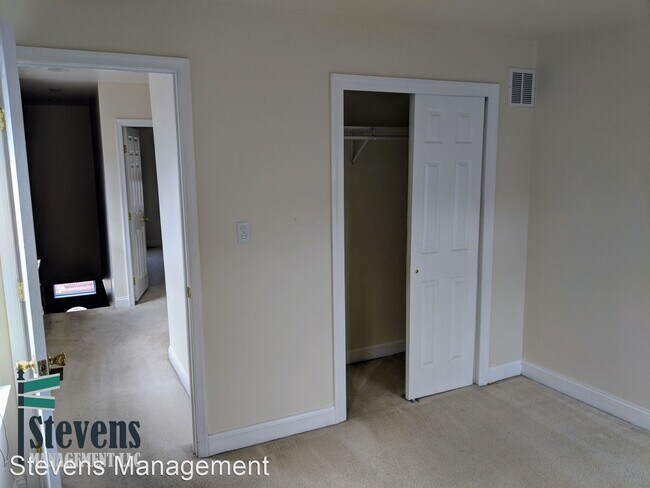 Foto del edificio - 2 br, 1 bath House - 1 N. Streeper St