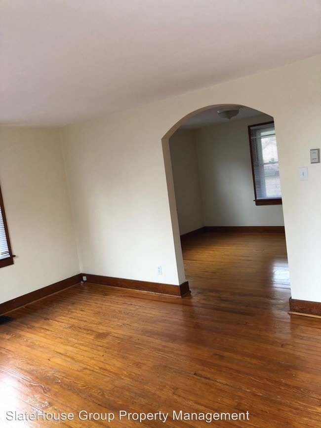 222226 N Lancaster St, Annville, PA 17003 Room for Rent in Annville
