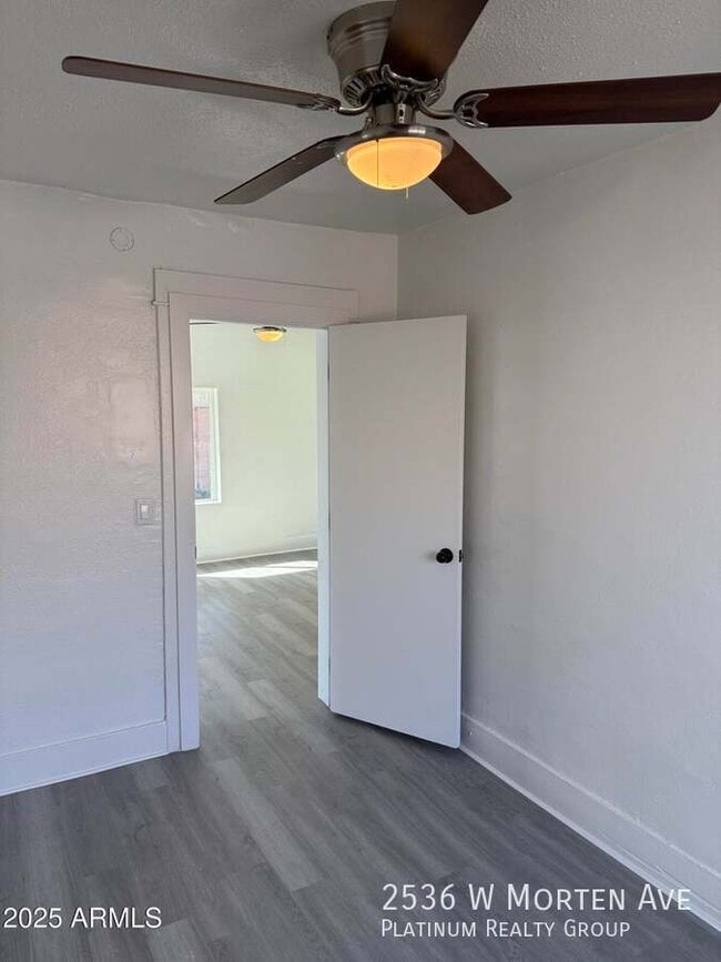 Building Photo - 2536 W Morten Ave