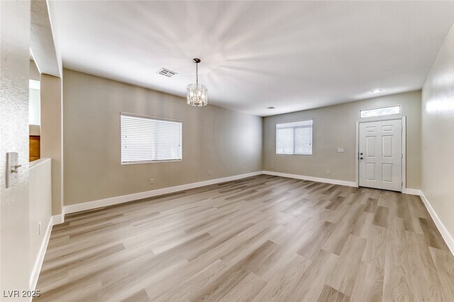 Foto del edificio - 5567 Cortu Ave