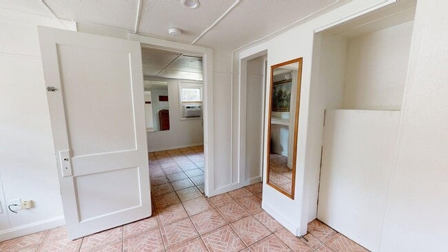 Building Photo - 4808 Davisson Ave