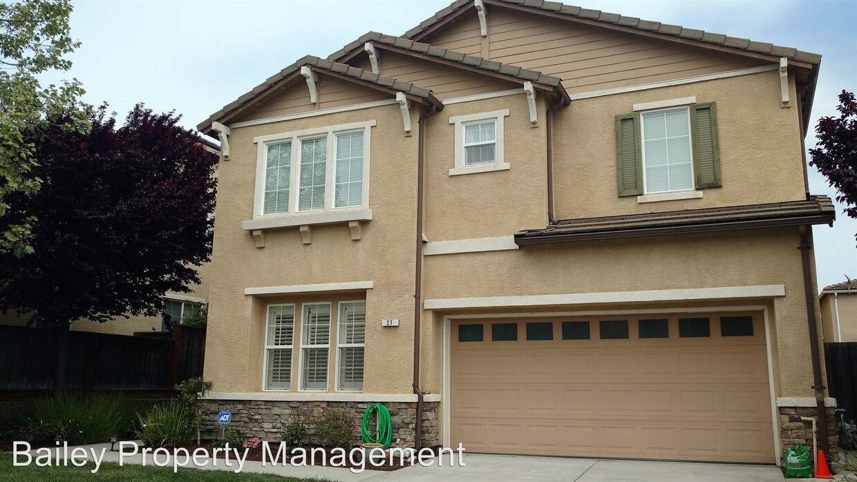Foto principal - 4 br, 3 bath House - 27 Pima Street
