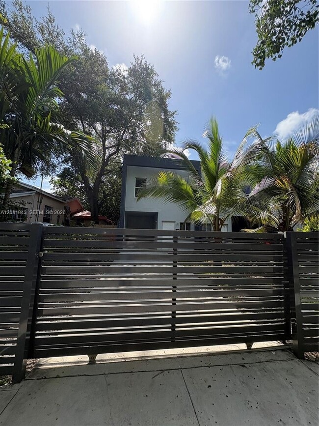 Building Photo - 5131 NW 5th Ave