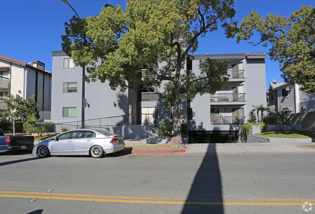 Foto del edificio - 331 W Wilson Ave
