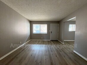 Building Photo - 922 A St