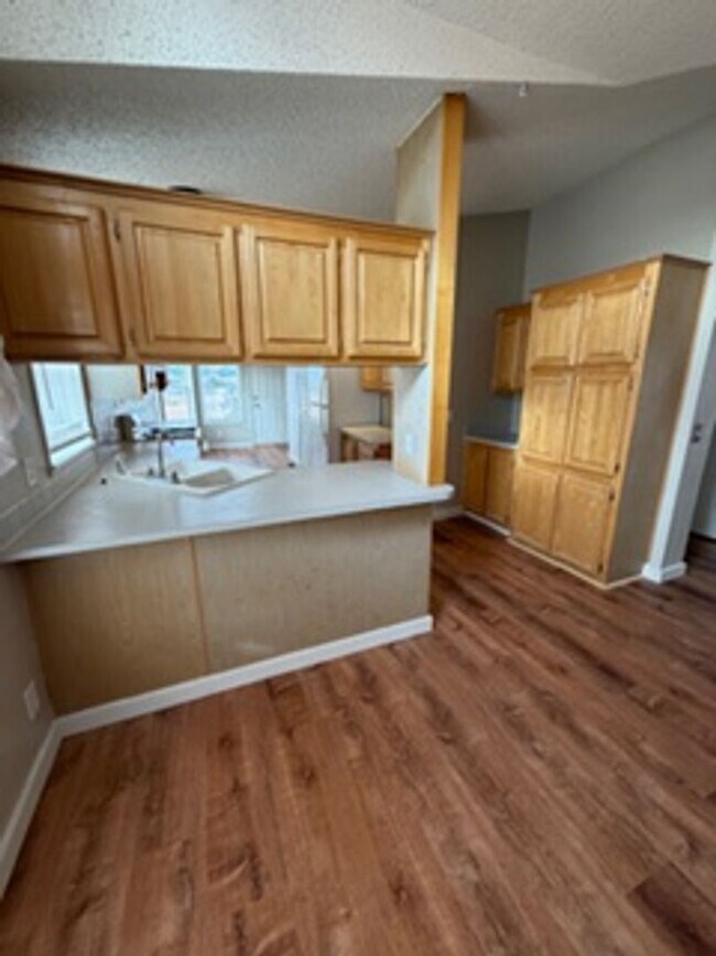 Foto del edificio - Spacious 3 bedroom 2 bathroom  Home Now Available