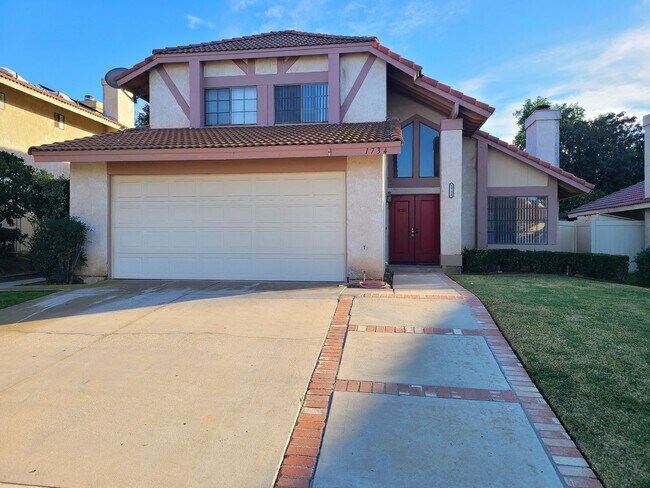 Building Photo - Spacious Two-Story 3-Bedroom Home in Redlands!