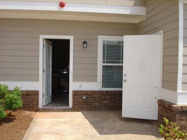 Foto del edificio - 236 Oconee River Cir