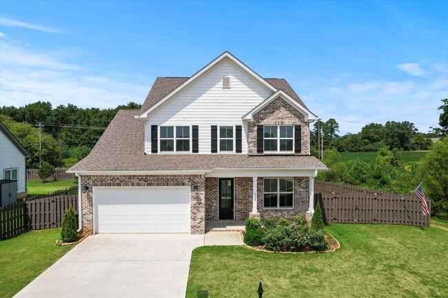 Foto del edificio - Charming and Spacious 4-Bedroom Home with Bonus Room and Private Backyard