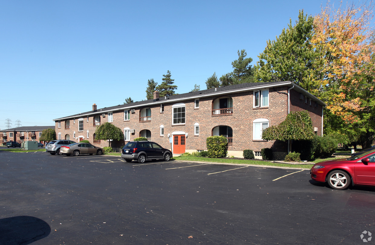 Foto principal - Creekside Village Apartments