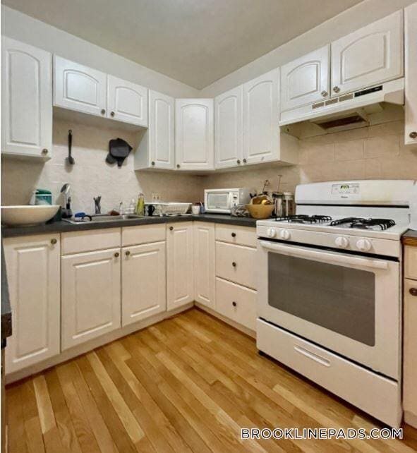 Building Photo - 62 Egmont St