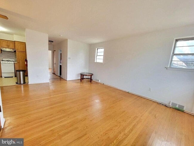 Foto del edificio - 628 W Providence Rd