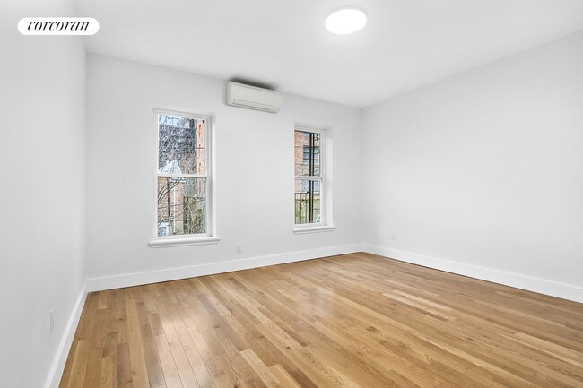 Foto del edificio - 869 Montgomery St
