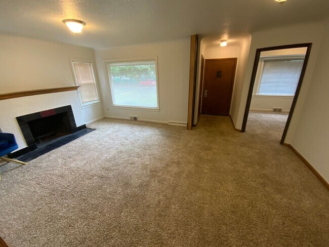 Building Photo - Lakewood 3bdr Duplex UNIT #B