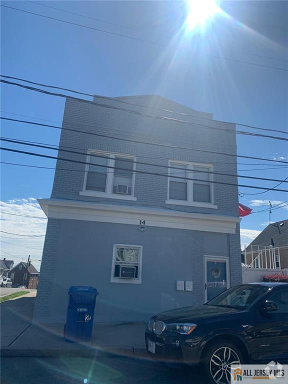 Building Photo - 14 Highland Ave