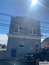 Building Photo - 14 Highland Ave