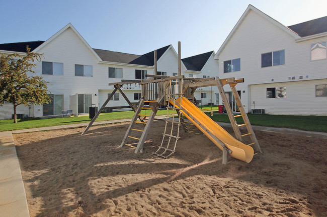 Building Photo - Kestrel Pines