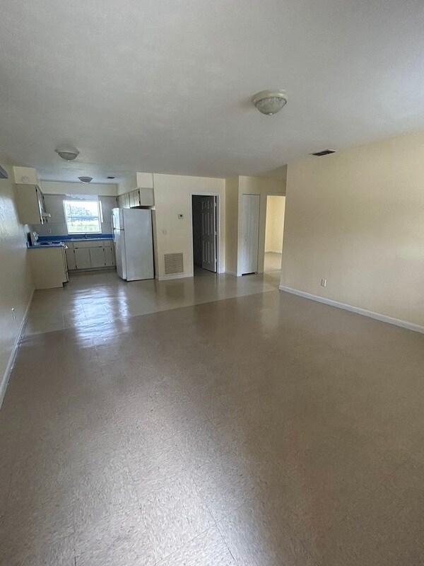 520 NW 12th Dr, Chiefland, FL 32626 Condo for Rent in Chiefland, FL