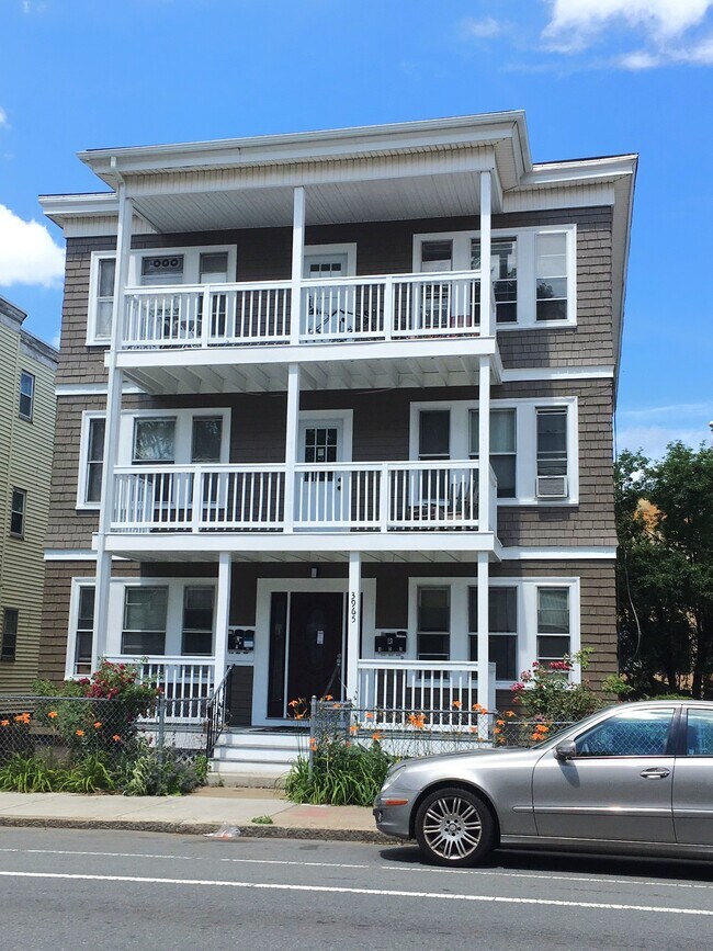 Foto del edificio - 3965 Washington St