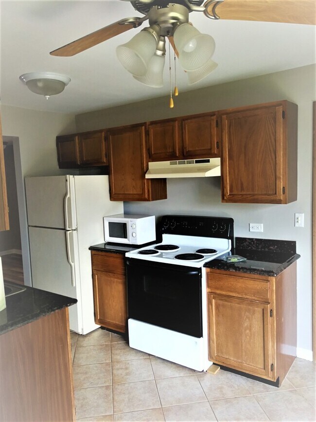 Foto del edificio - 1746 S Washington St