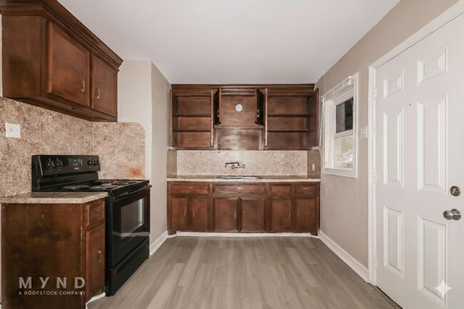 Foto del edificio - 4925 Merrimac St