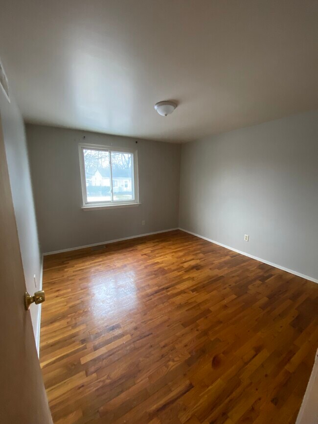 Building Photo - 1141 Lathrop St