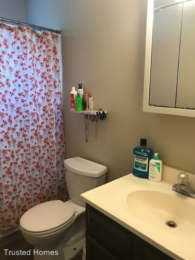 Building Photo - 31 Carter Ave