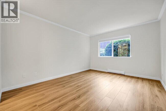 Photo du bâtiment - 213 450 BROMELY STREET