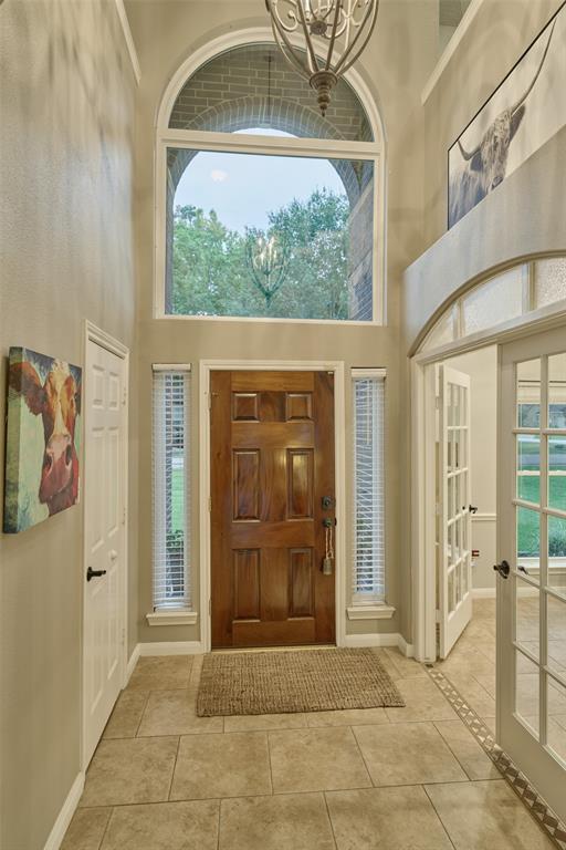 Foto del edificio - 766 Forest Ln Dr