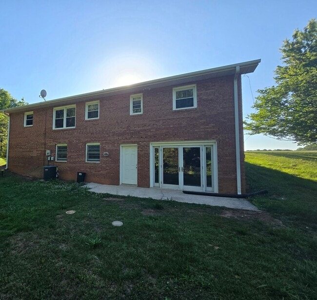 Building Photo - 3399 NC HWY 16 S