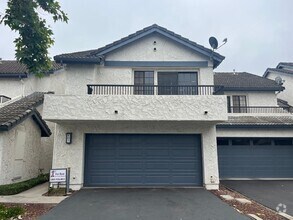 Building Photo - 401 N Center Ct