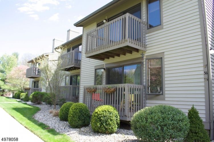 Foto principal - 57 Sam Bonnell Dr