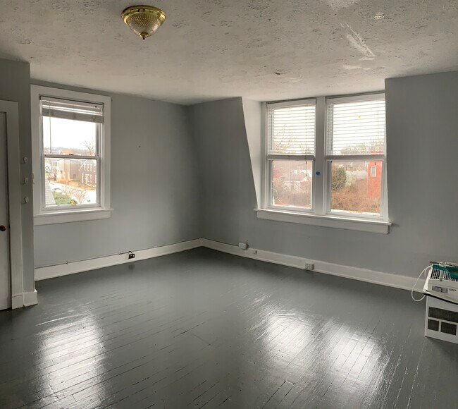 Building Photo - 416 W Martin Luther King Jr Blvd