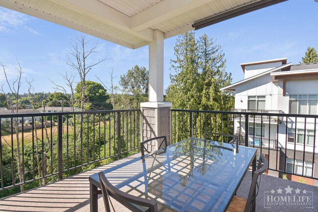 Building Photo - Corner Gem with Private Greenbelt Views