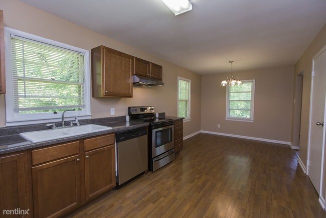 Foto del edificio - 3 br, 1 bath House - 604 Avenue J