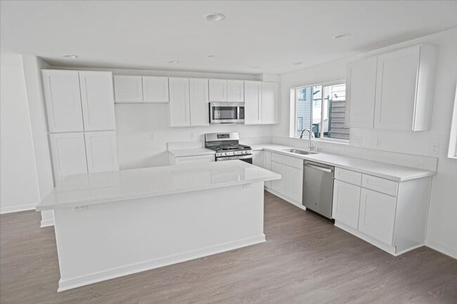 Foto del edificio - 4-Bedroom Home for Rent – Move-In Ready